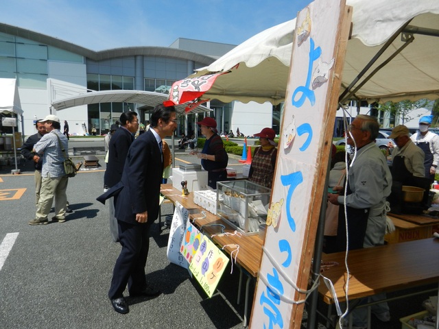 ふるさと物産展激励