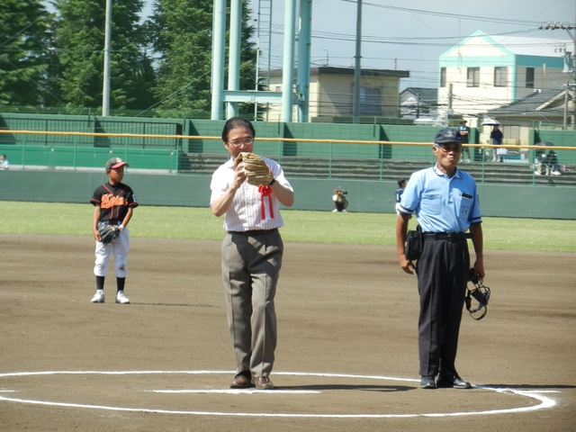 第46回津子連球技大会始球式