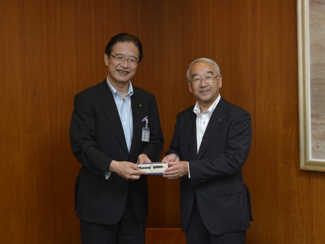 上富良野町　向山富夫町長 来訪