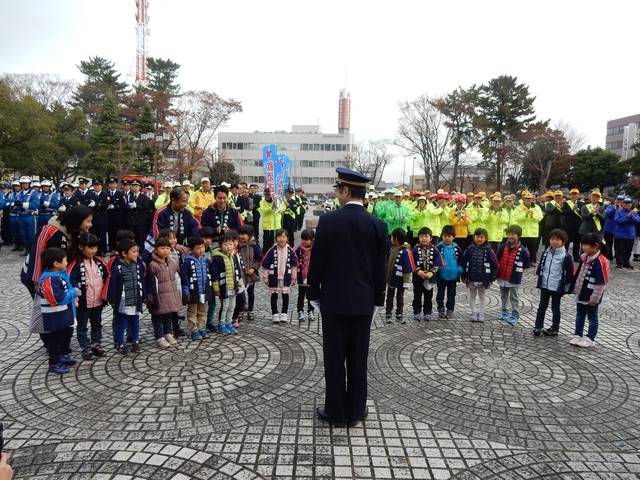  交通安全・防犯・防火合同出発式