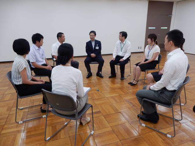 市長と職務経験者採用職員との座談会