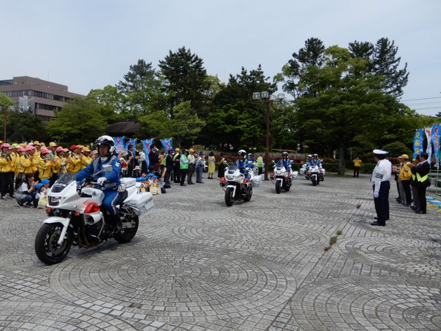 春の全国交通安全運動出発式