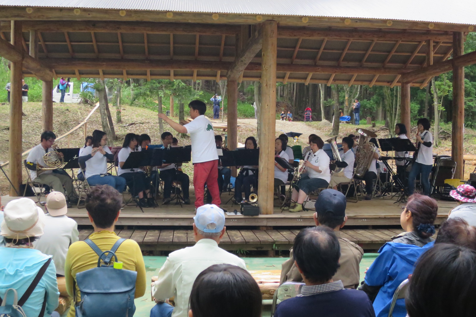 亀山市吹奏楽団の演奏