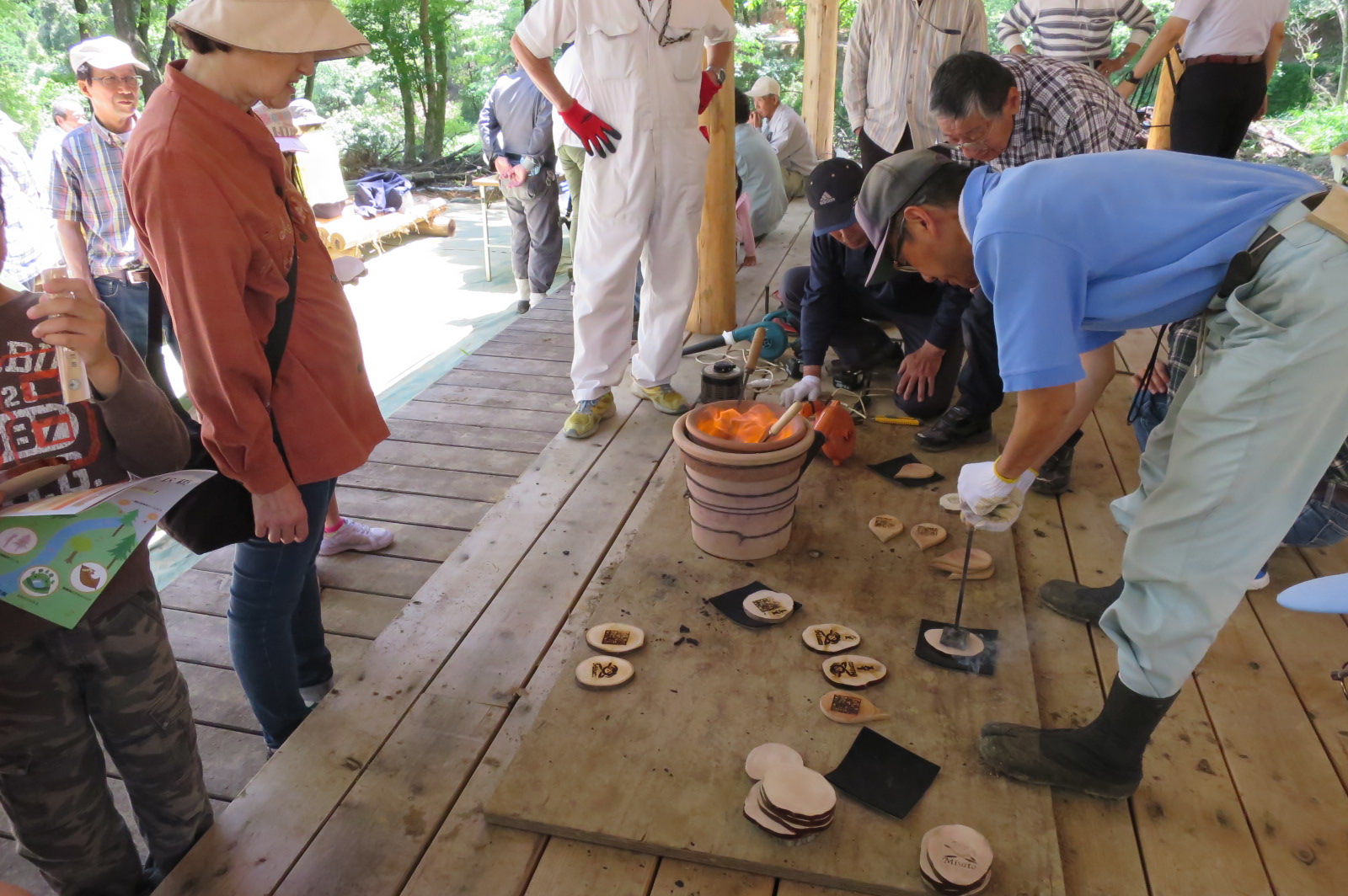 コースターに焼き印