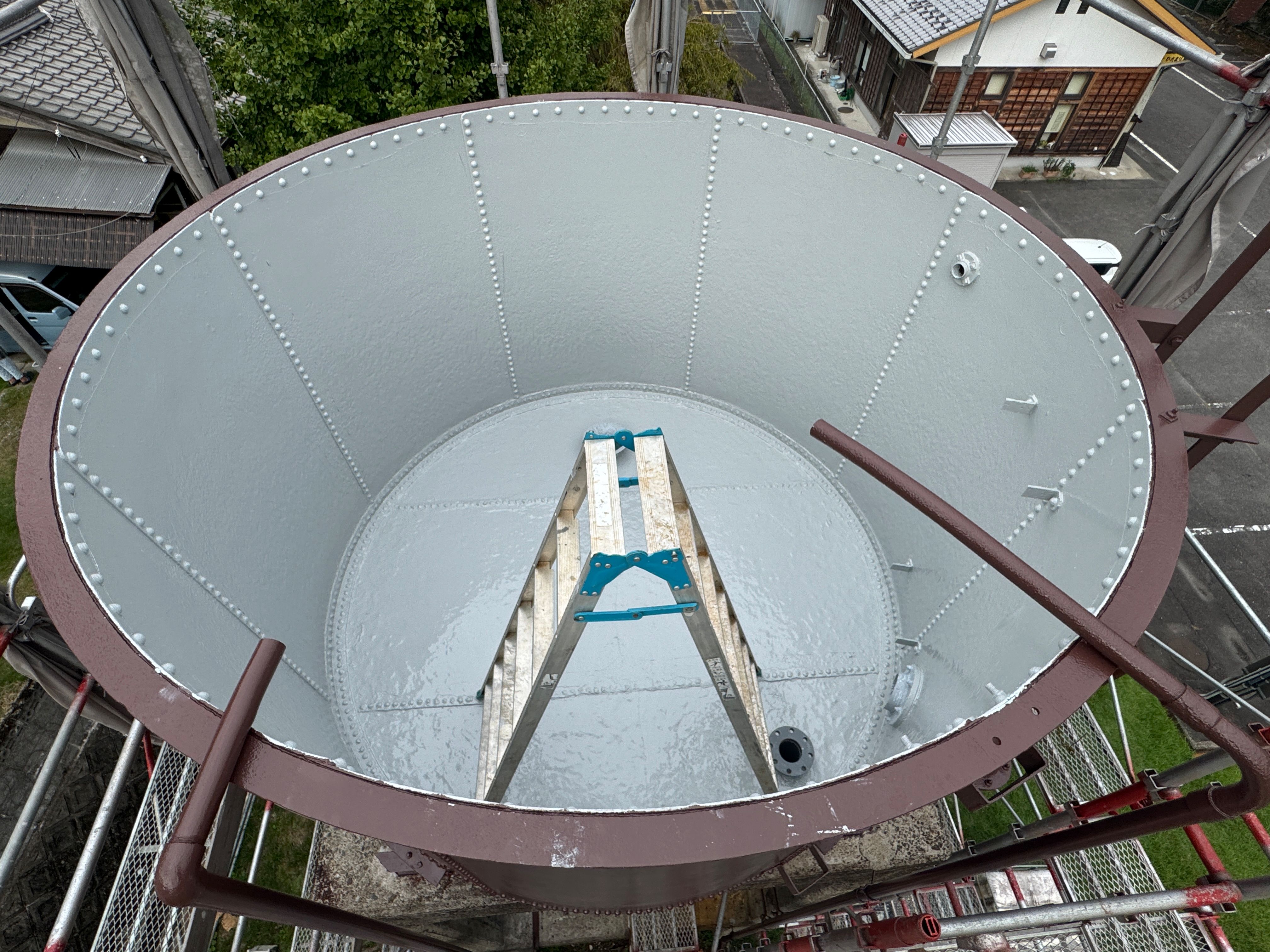 タンク内部の塗装