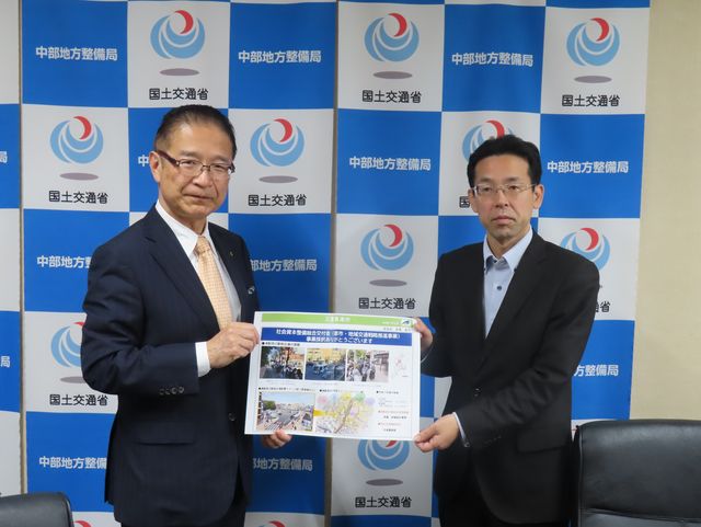 小路建政部長