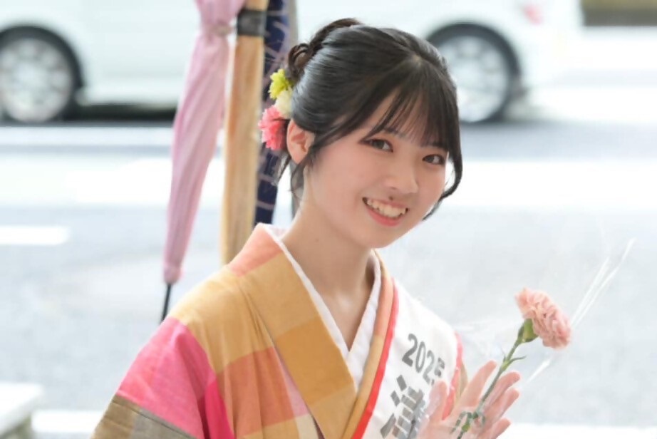 津クイーン（川口　亜美）